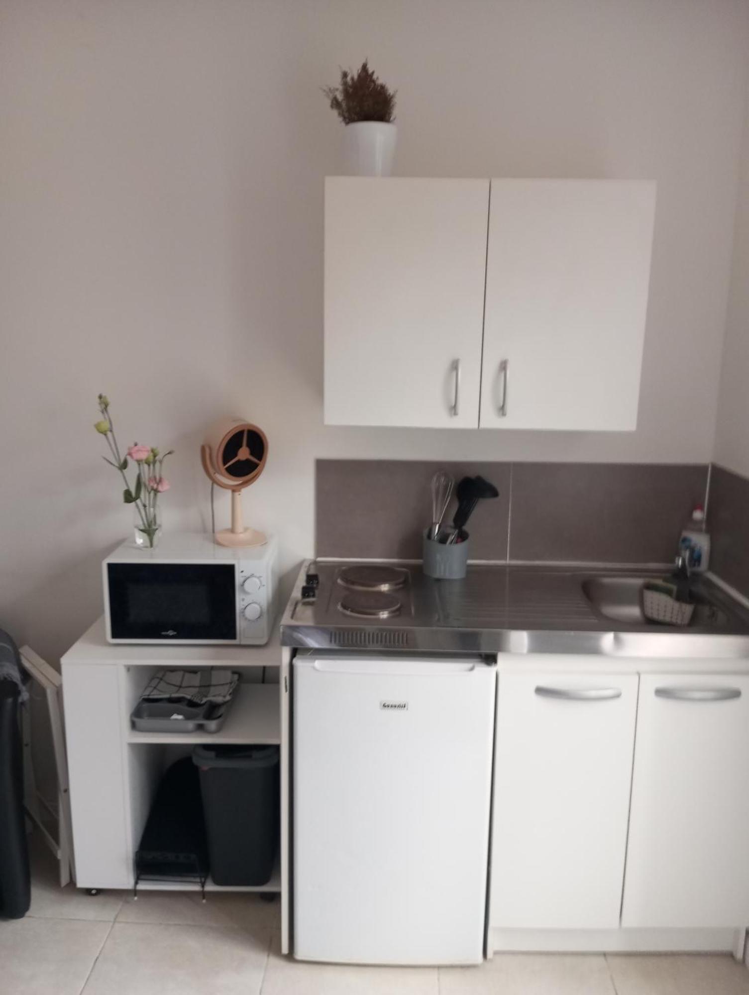 Studio De 14M2 Dans Une Maison كانيو سور مير المظهر الخارجي الصورة